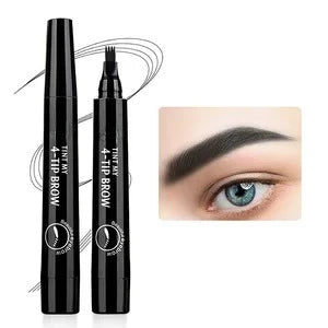 Application du stylo sourcils 4 pointes dessinant des poils fins et naturels sur l'arcade sourcilière.
