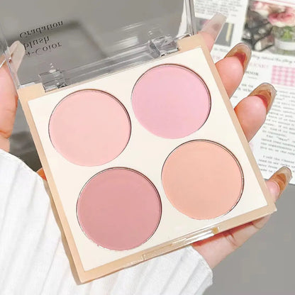 Palette de 4 blushs mats aux tons pêche et corail, fini poudré doux pour un maquillage naturel.
