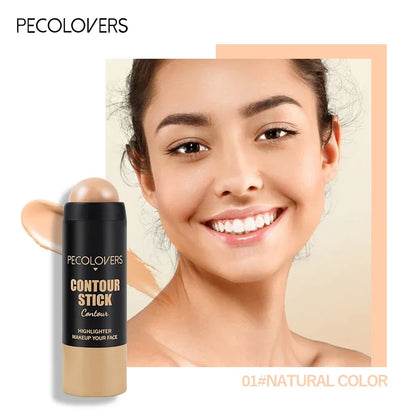 Stick de fond de teint crème haute couvrance camouflant des cernes et des rougeurs pour un fini lisse.