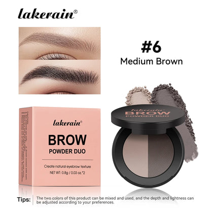 Boîtier compact contenant deux nuances de poudre mate pour le maquillage des sourcils et le contouring du nez.
