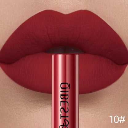Applicateur de rouge à lèvres liquide mat QIBEST, texture crème veloutée riche en pigments rouges et nudes.
