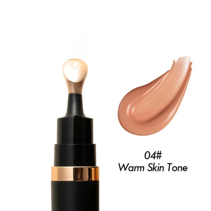 Texture onctueuse de la crème correctrice yeux étalée sur une peau urbaine, montrant l'effet lissant immédiat.

