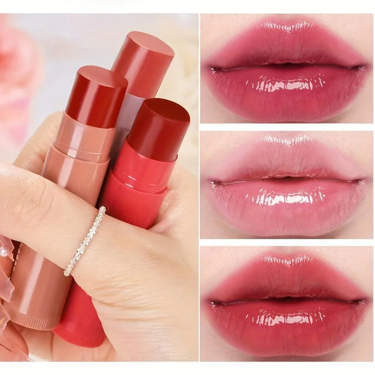 Coffret de 3 baumes à lèvres teintés au design élégant, offrant une hydratation intense et une couleur rose naturelle.