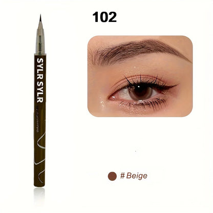 Pointe ultra fine de 0.008mm d'un stylo à sourcils liquide créant des traits d'une finesse extrême sur la peau.
