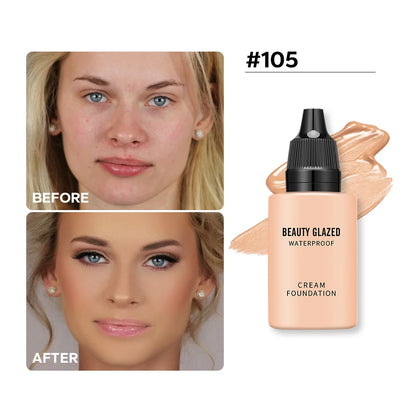 Flacon de fond de teint liquide mat Beauty Glazed, texture fluide étalée montrant la haute couvrance HD.
