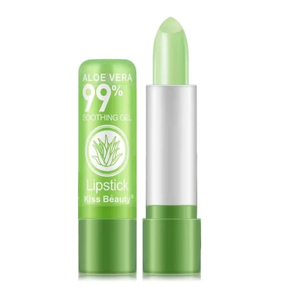 Baume Lèvres Aloe Vera transparent avec des reflets verts changeant en rose au contact des lèvres.

