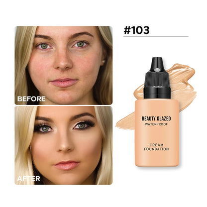 Flacon de fond de teint liquide mat Beauty Glazed, texture fluide étalée montrant la haute couvrance HD.
