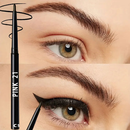 Coffret de cinq crayons eyeliners noirs alignés, mine fine et texture crémeuse pour un maquillage des yeux graphique.
